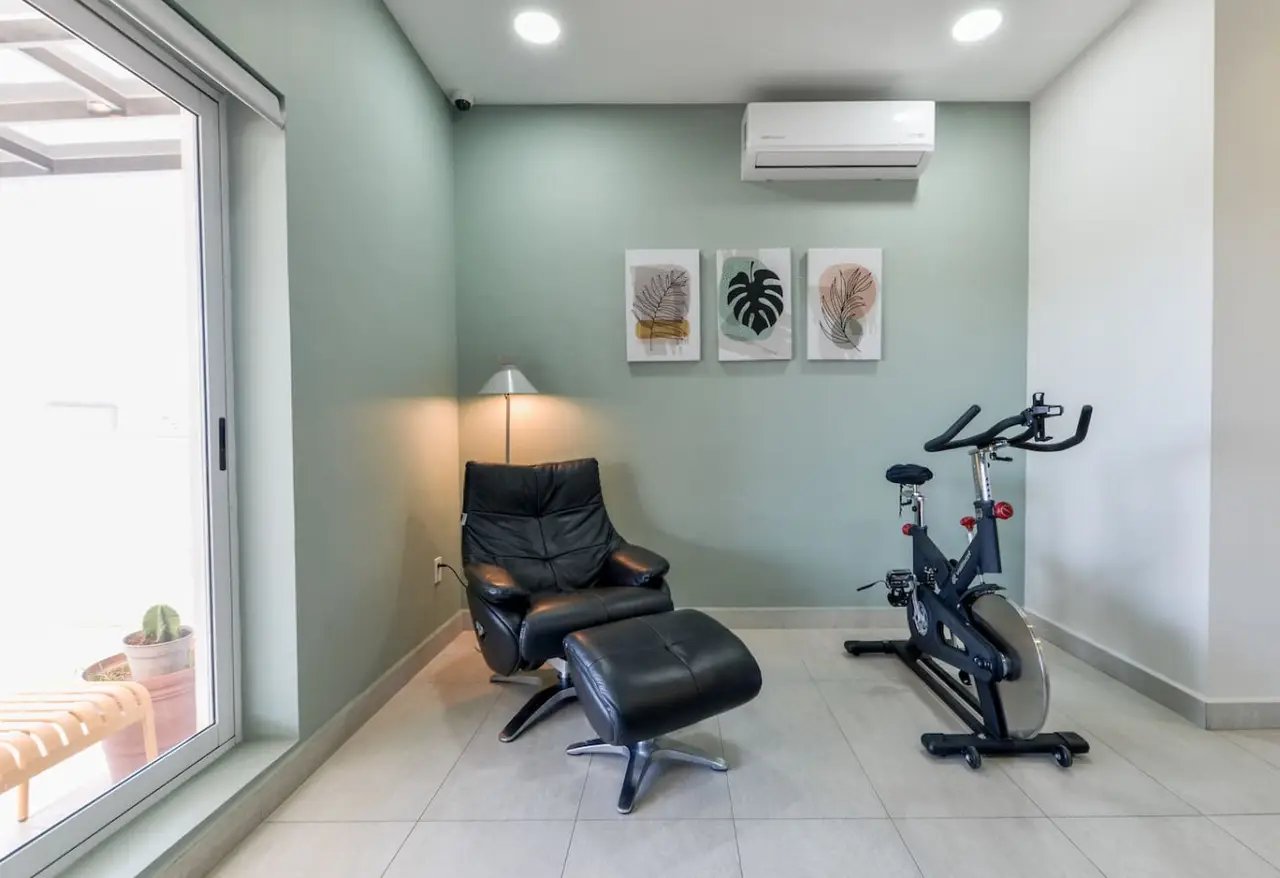 Privates Zimmer und eigenes Badezimmer in der Zona Tec Bild 9