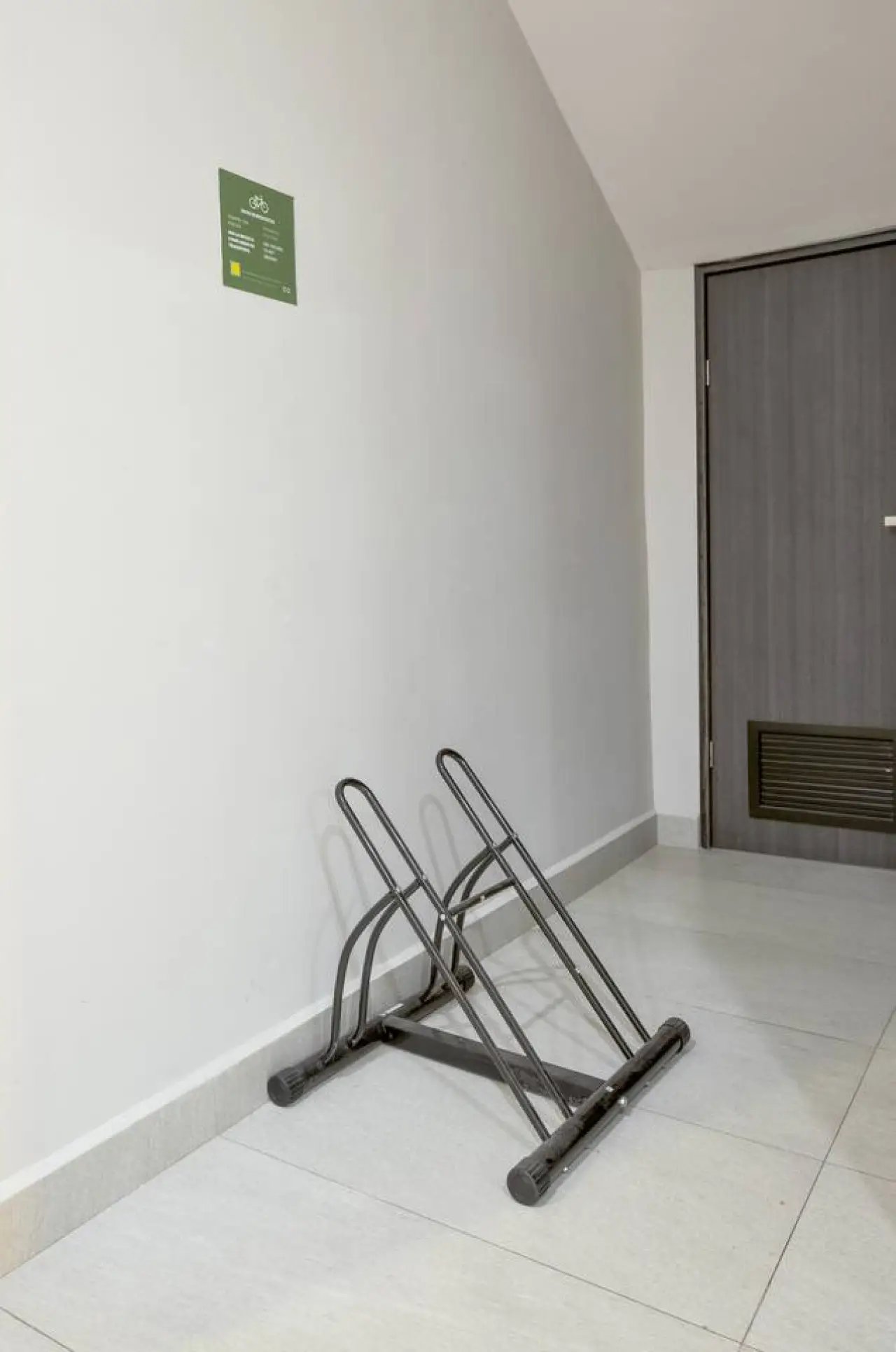 Privates Zimmer und eigenes Badezimmer in der Zona Tec Bild 13
