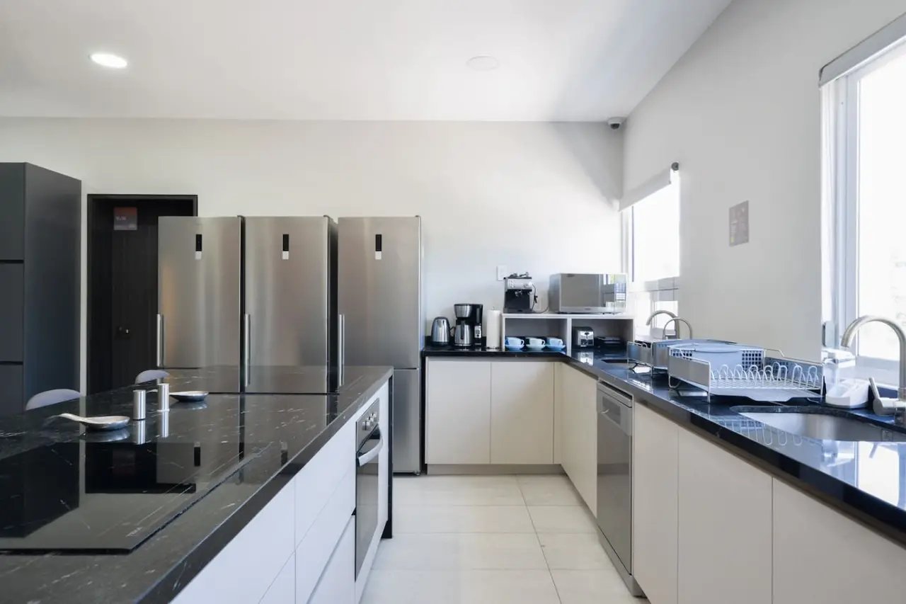 Privates Zimmer und eigenes Badezimmer in der Zona Tec Bild 29