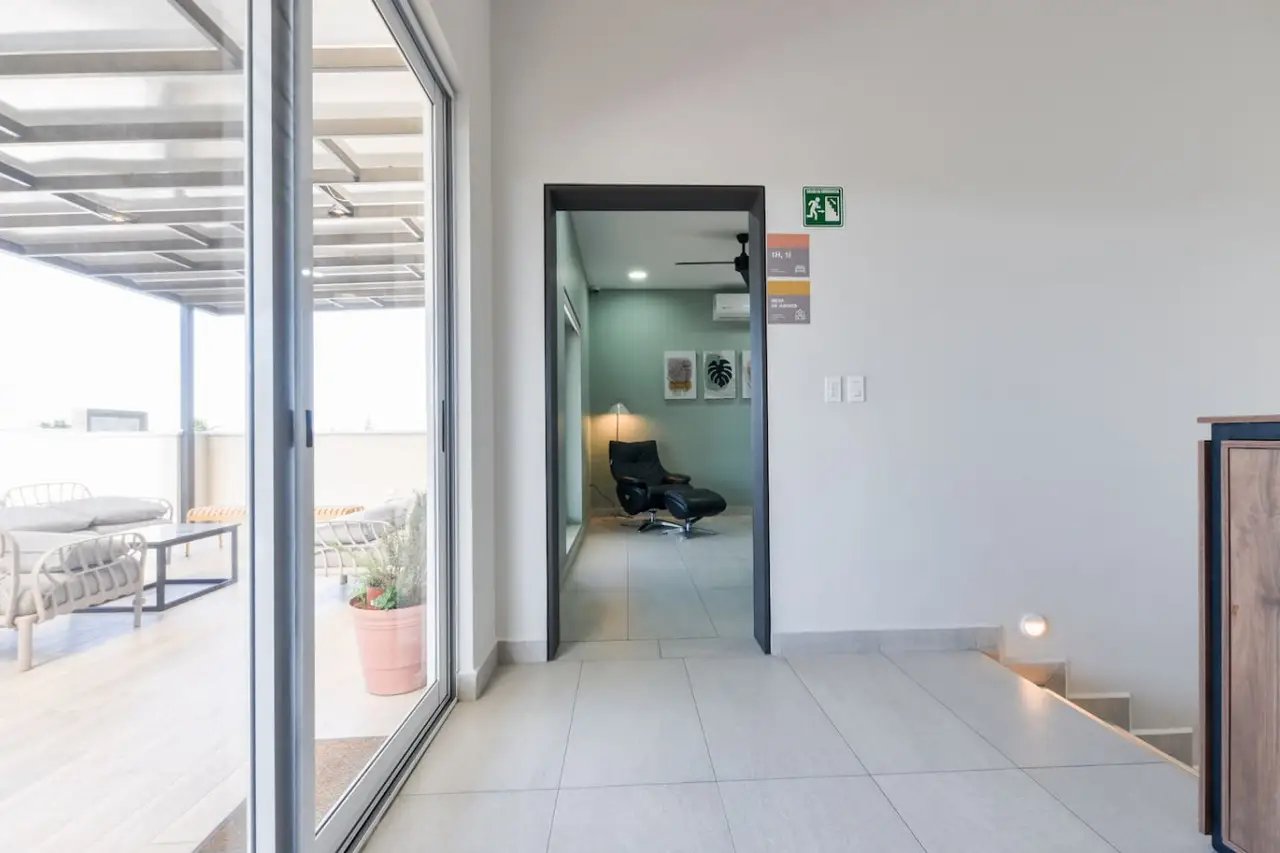 Privates Zimmer und eigenes Badezimmer in der Zona Tec Bild 42